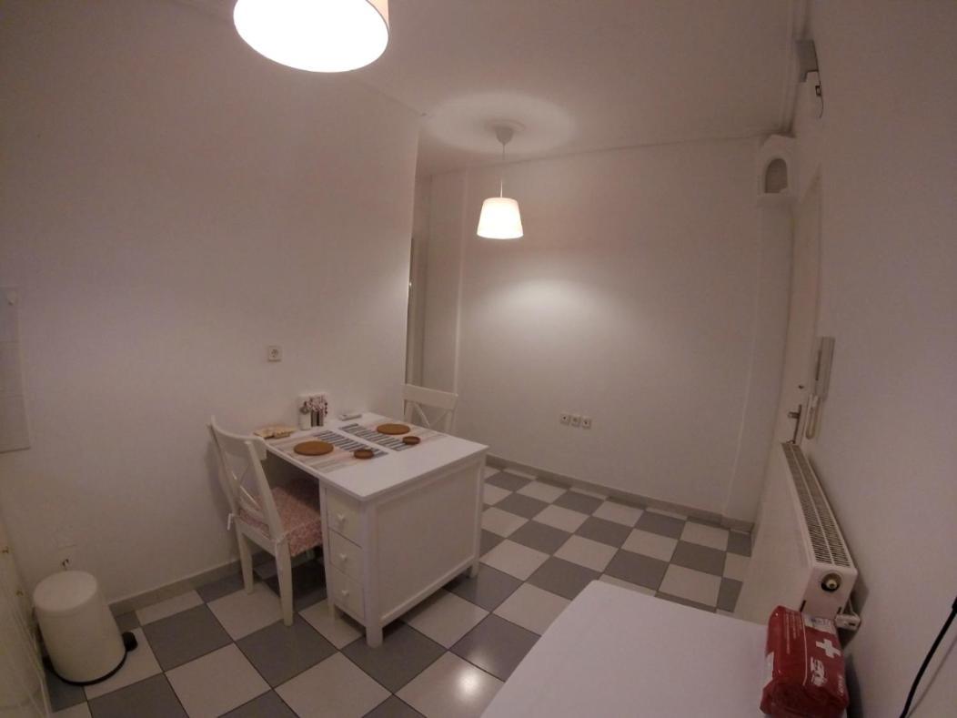 Nice Apartment 2 - City Center กาลัมปากา ภายนอก รูปภาพ